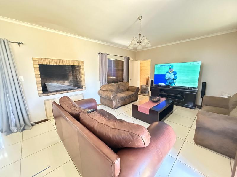 3 Bedroom Property for Sale in Tafelzicht Western Cape